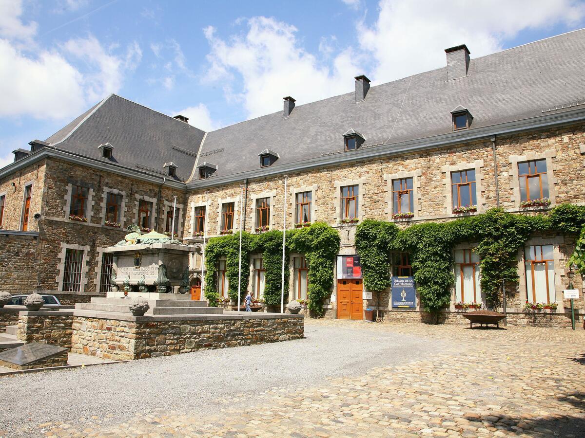 Luxury Apartment In Malmedy With Bubble Bath Ruang foto
